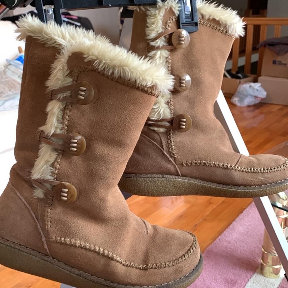 Cozy Tan Leather Encanto Boots with Faux Fur Lining